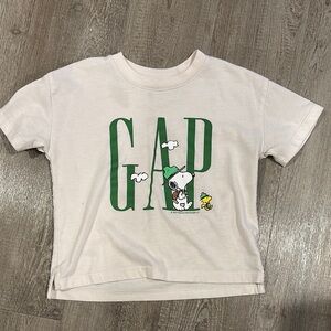 GAP Cream and Green Short Sleeve Tee
